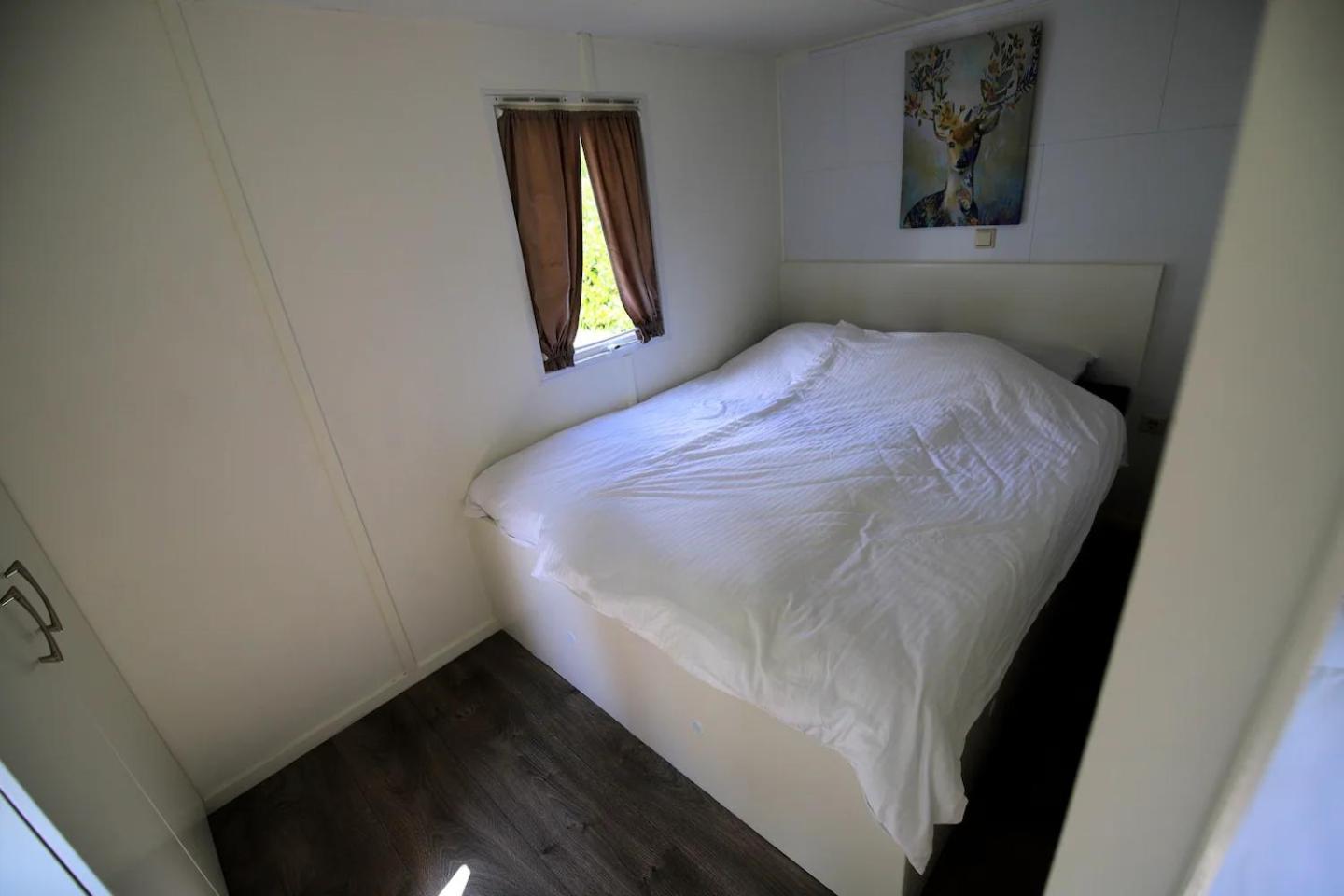 Charmante Woning Op Rustig Park Met Fietsen เอเปอ ภายนอก รูปภาพ