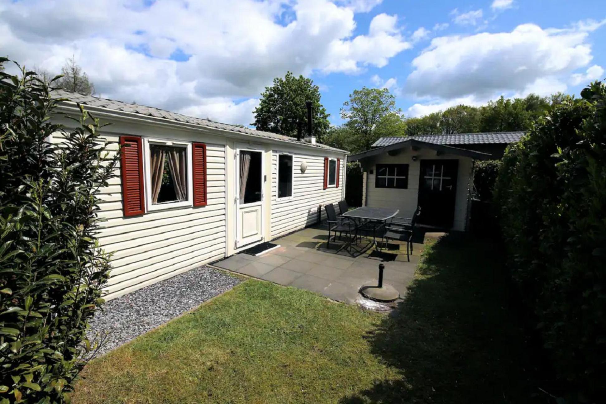 Charmante Woning Op Rustig Park Met Fietsen เอเปอ ภายนอก รูปภาพ